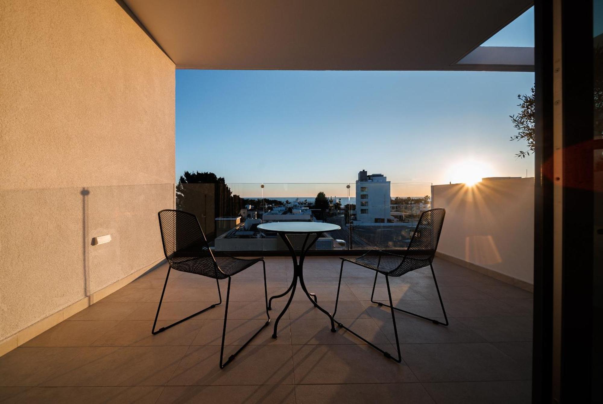 Regency Boutique Hotel Holiday Suites Pafos Zewnętrze zdjęcie