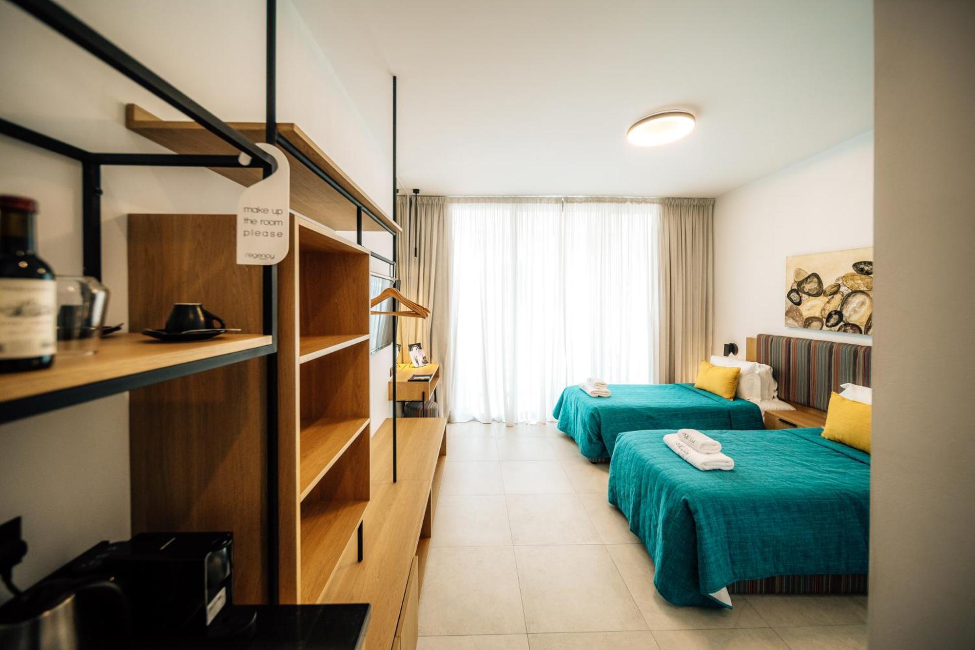 Regency Boutique Hotel Holiday Suites Pafos Pokój zdjęcie