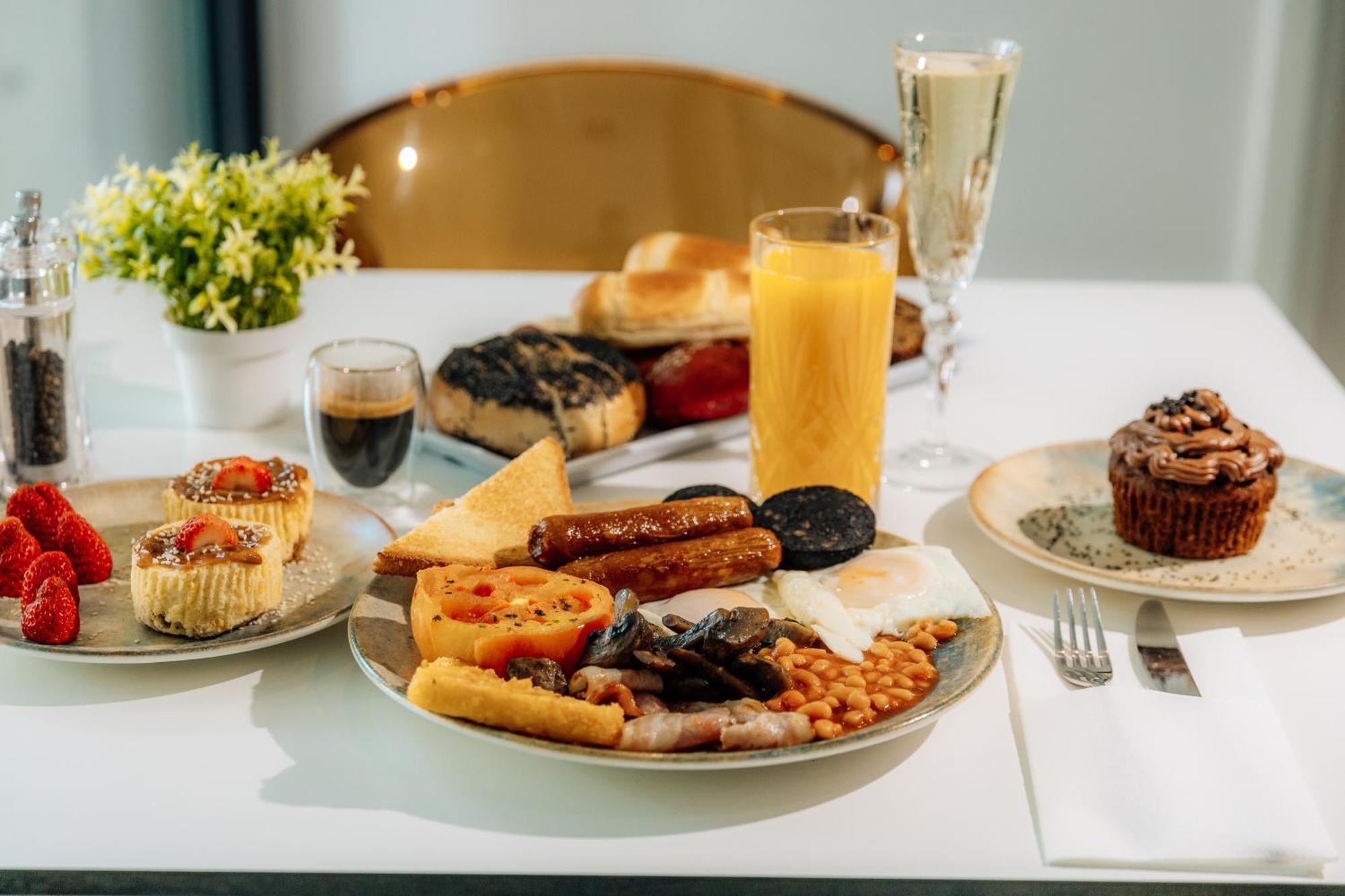 Regency Boutique Hotel Holiday Suites Pafos Zewnętrze zdjęcie