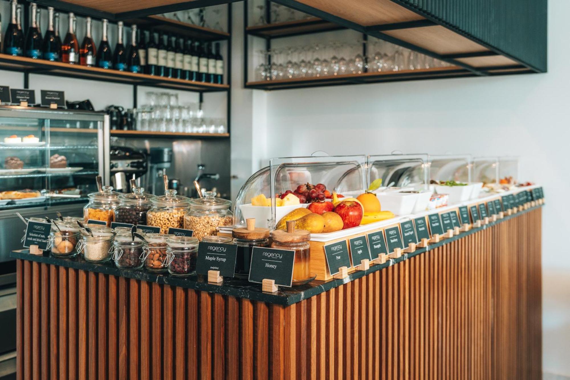 Regency Boutique Hotel Holiday Suites Pafos Pokój zdjęcie